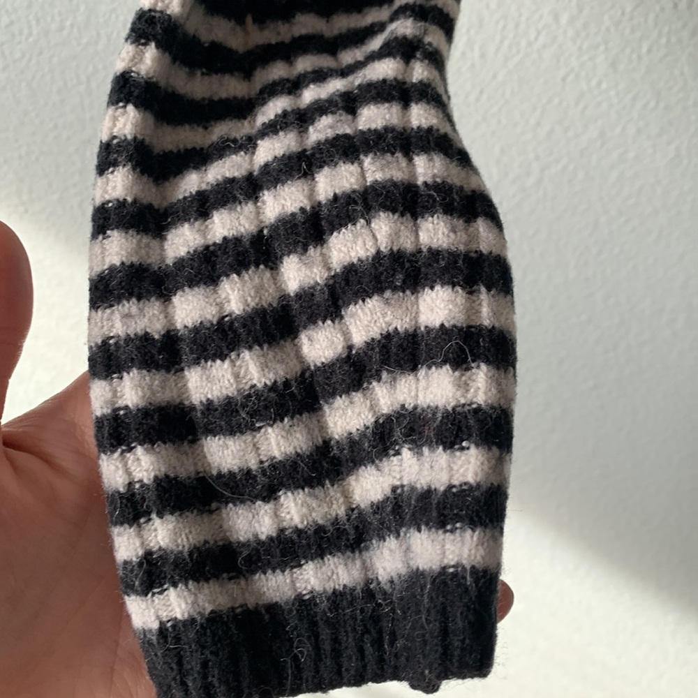 Madewell cropped navy grey striped sweater! - Picture 4 of 4